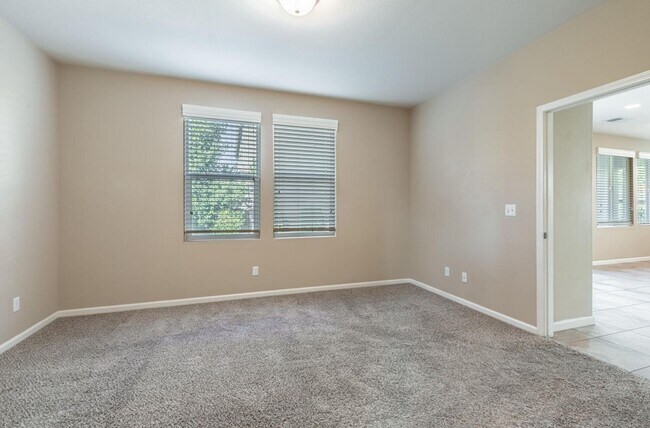 Building Photo - 3475 Bellaire Ave
