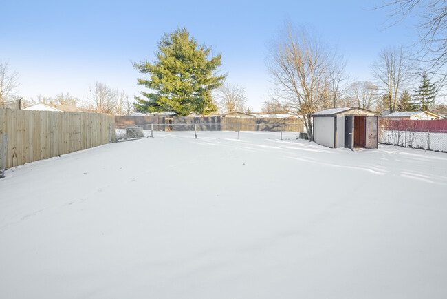 Building Photo - Charming 2-Bedroom Home