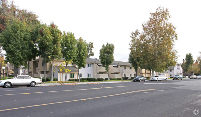 Primary Photo - Moreland Apartments