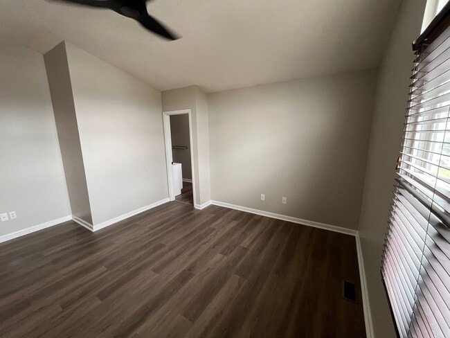 Building Photo - 3 Bedroom Home Available in Feb!