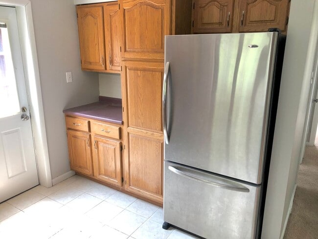 Building Photo - Perfectly Located 3 Bedroom W/ 2 Full Bathroom Home In Heart of North Allegheny School District