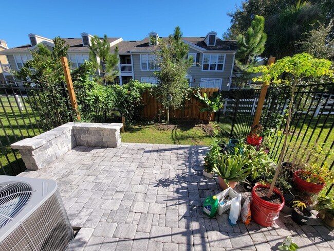 Building Photo - 7635 Legacy Trl