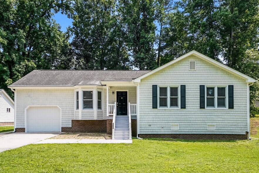 Primary Photo - 303 Southampton Dr