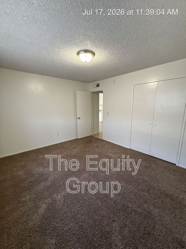 Building Photo - 81 E Hazelwood Dr