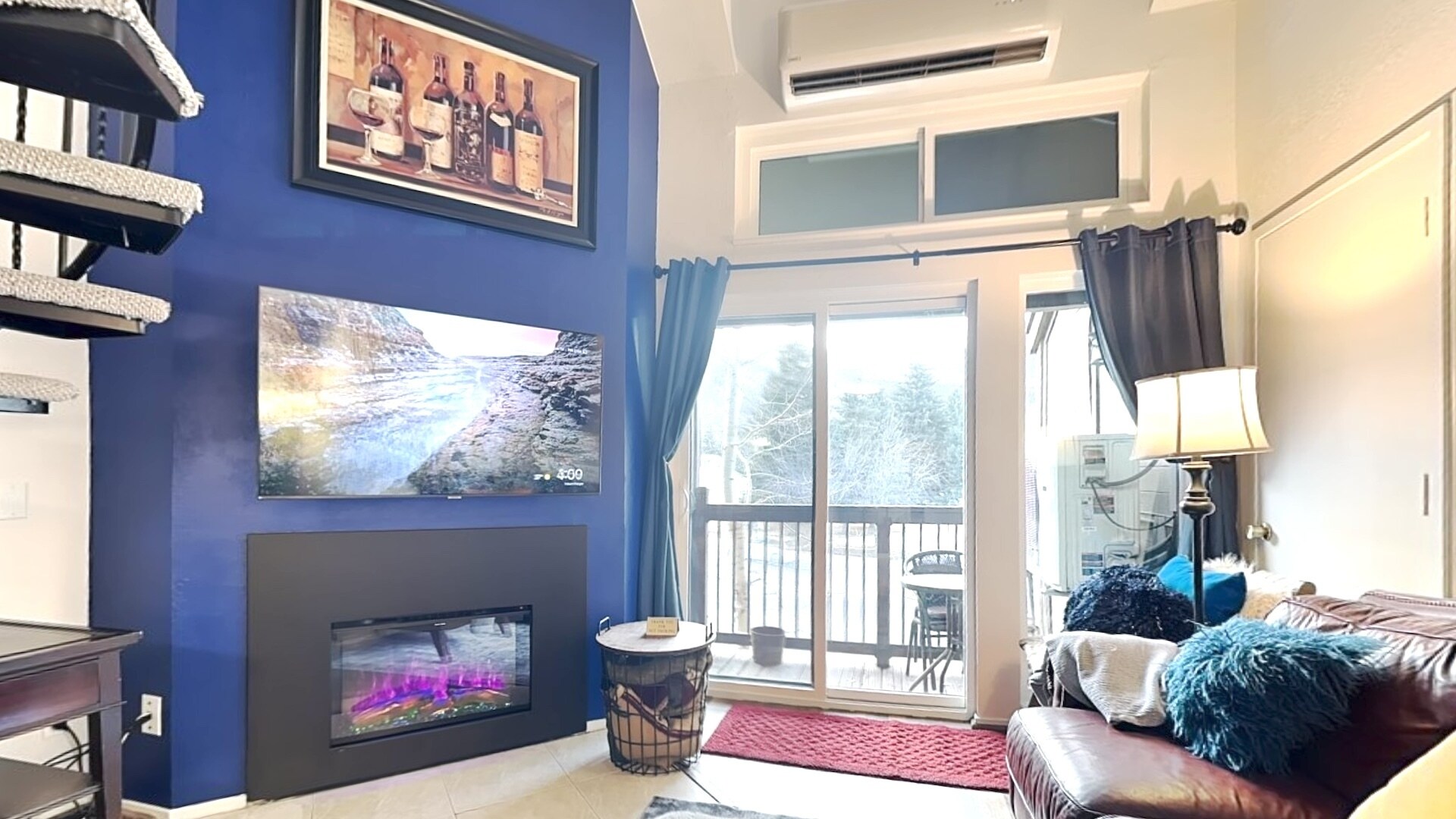 Fireplace and HD TV - 1530 Empire Ave