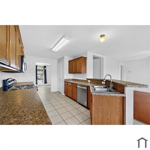 Building Photo - 3612 Dove Ln
