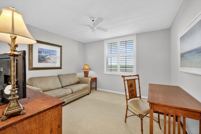 Building Photo - 5055 N Hwy A1A