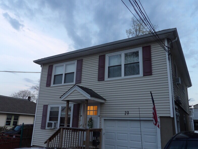 Building Photo - 19 Hasbrouck Ave