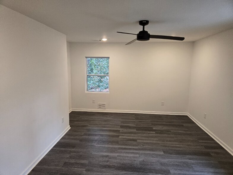 Building Photo - 175 Holly Rd NW