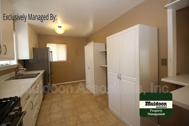 Building Photo - 606 Placid Rd