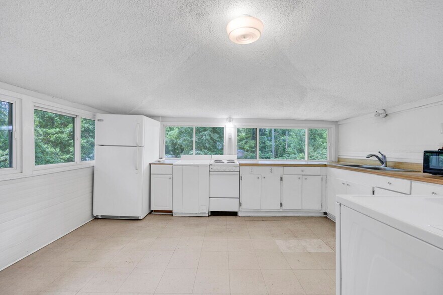 Building Photo - 3125 Heyward St