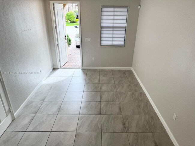 Building Photo - 11941 SW 150th Pl