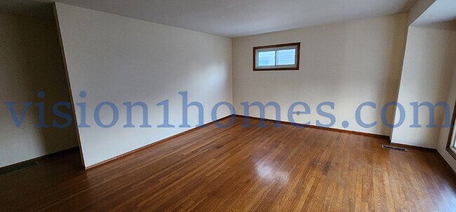 Building Photo - 862 Runyan Ave