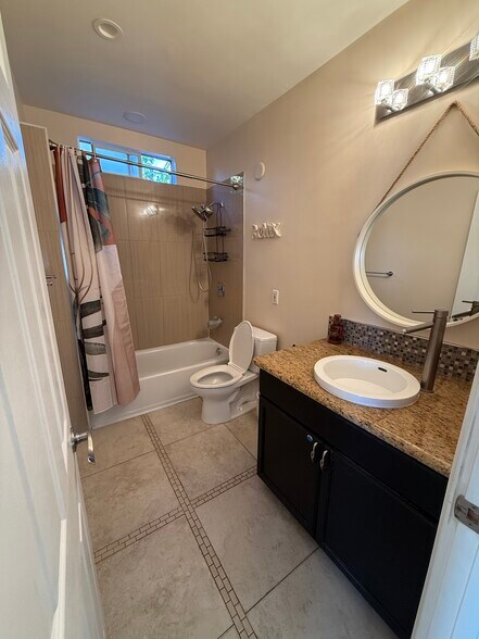 Building Photo - 10548 Tinker Ave