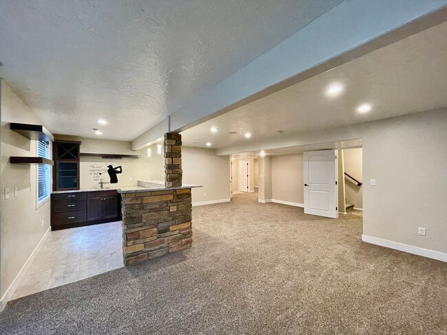 Building Photo - 819 Mt Sneffels Ave