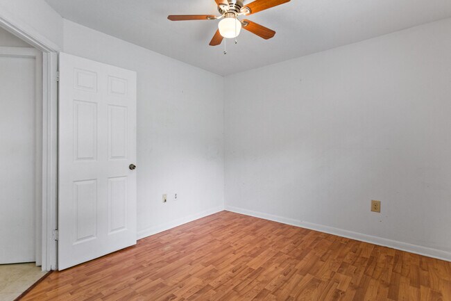 Building Photo - 13945 Langley Pl