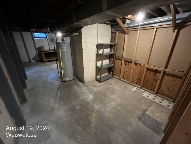 Building Photo - 9431 W Marion St