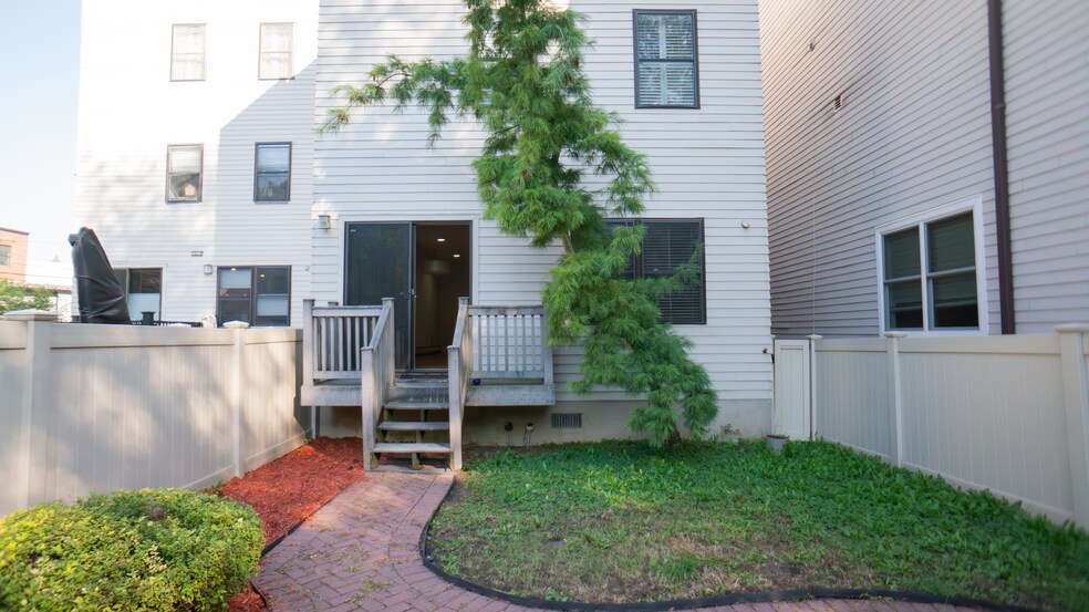 Private Backyard - 31 Hackensack Plank Rd