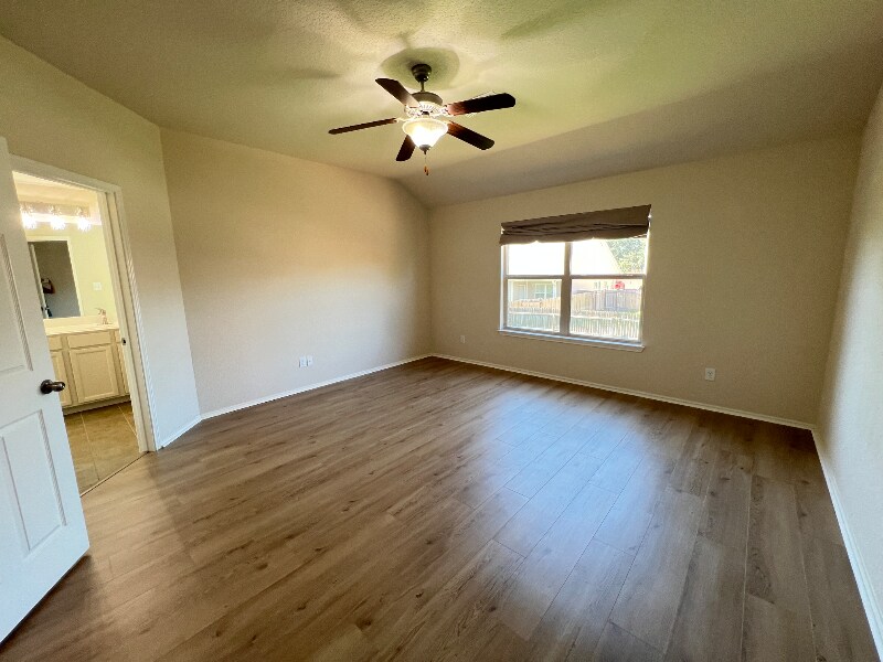 Building Photo - 500 Saddlehorn Way