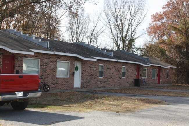 Building Photo - 201 Tucker Inn