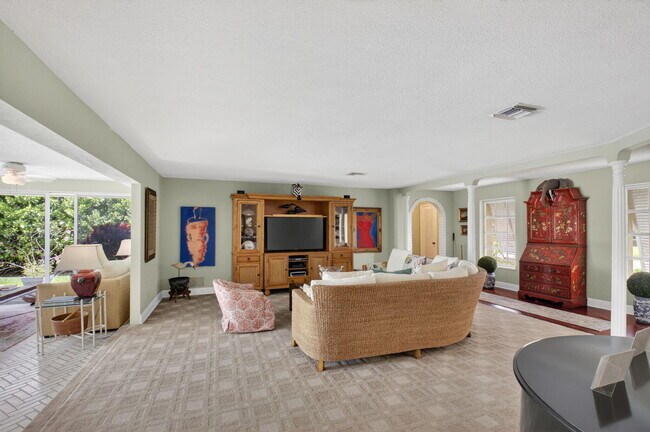 Building Photo - 30 Spanish River Dr