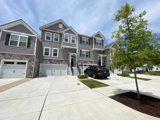 Building Photo - Heron | 3 Bed 2.5 Bath | Garage | 1800 sf | $2726-$2999 | 8, 9, 10, 12, 14, and 15 month lease terms