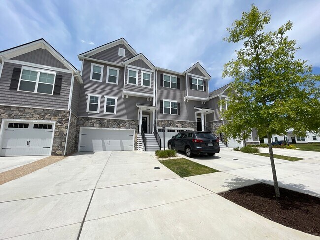 Building Photo - Willet | 4 Bed 3.5 Bath | Garage | 2287 sf...