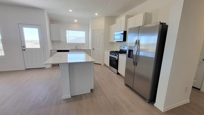 Building Photo - 300 Dreyer