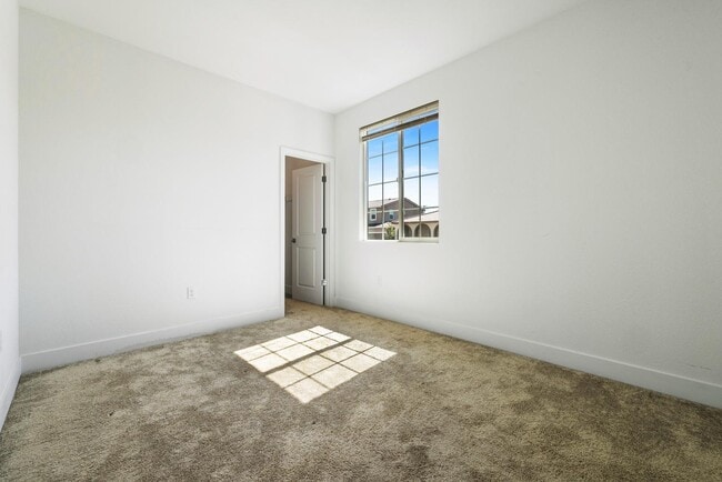 Building Photo - 2209 Greenhorn Rd