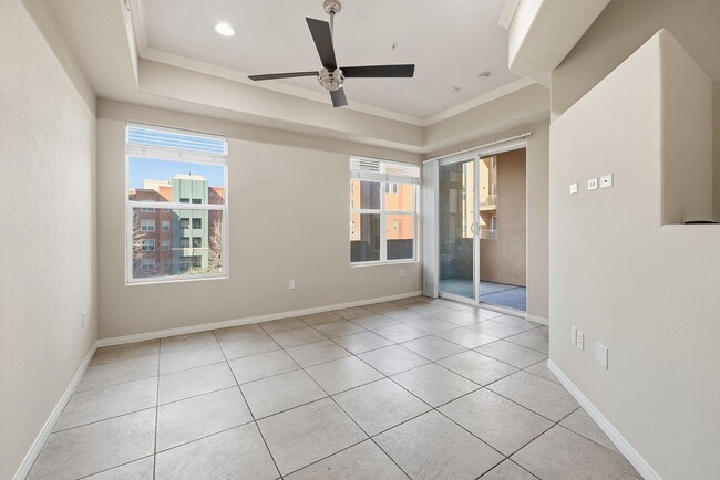 Building Photo - Guard Gated 3rd Floor Unit off Las Vegas Blvd