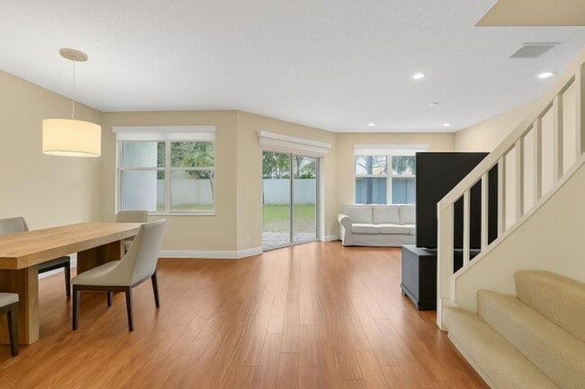 Building Photo - 20951 Via Alamanda