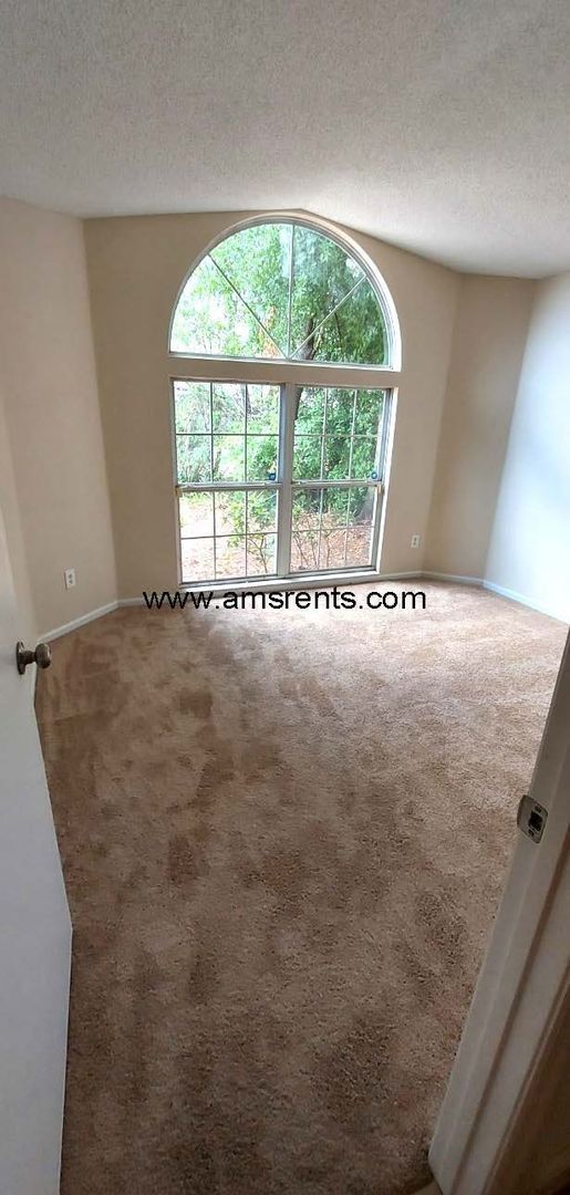 Building Photo - Spacious 3 bedroom 2 bath in Apopka