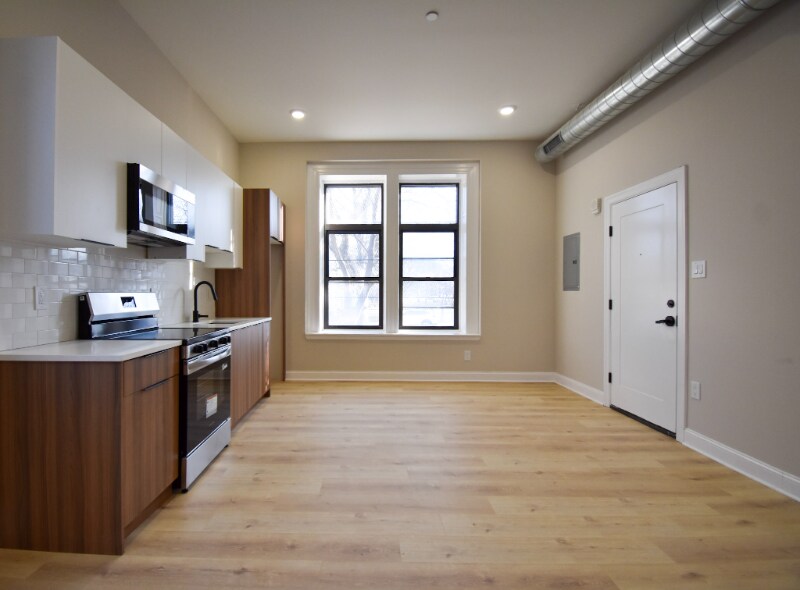 Building Photo - 1030 N 48th St