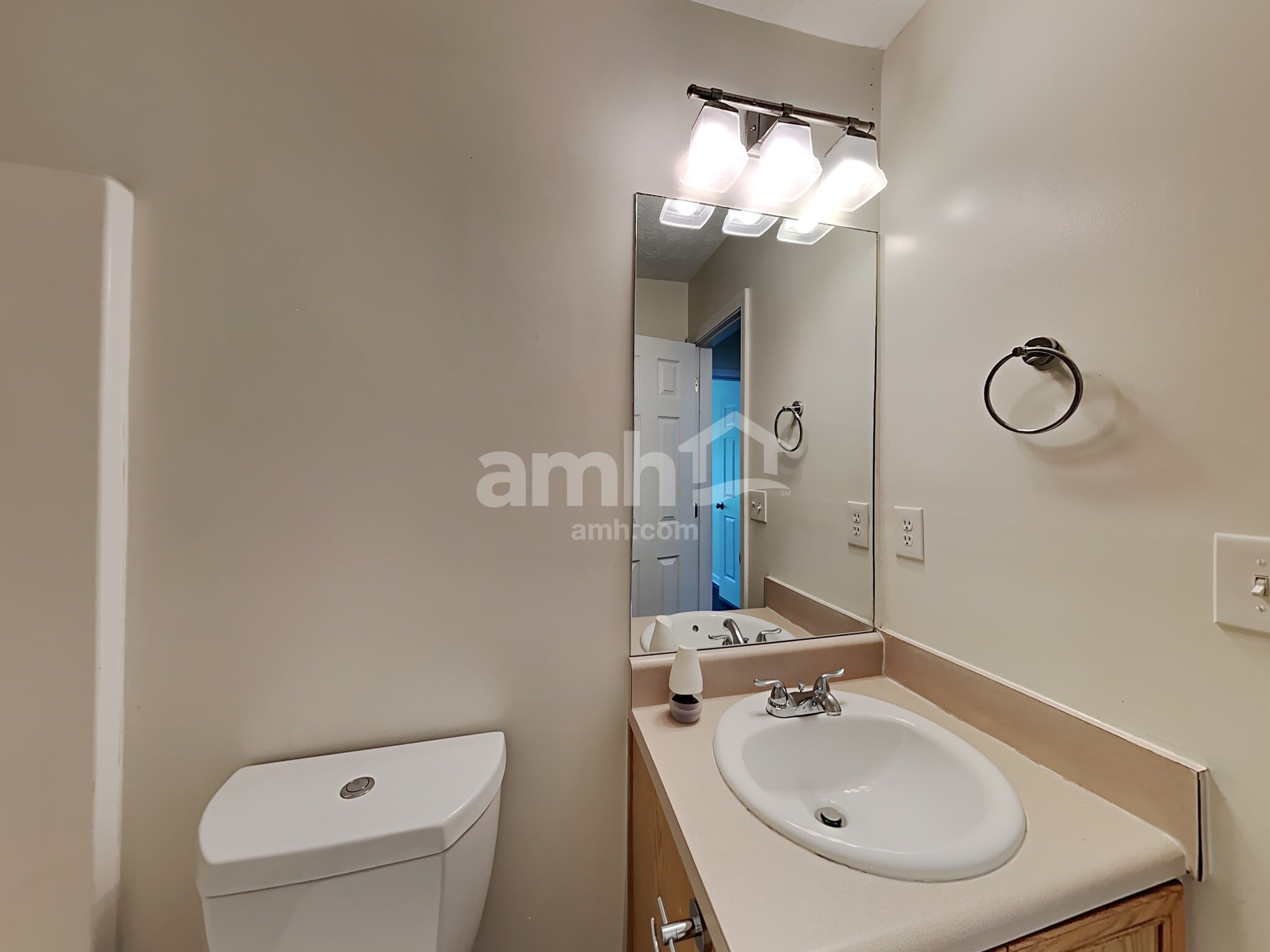 Building Photo - 910 Harbins View Dr