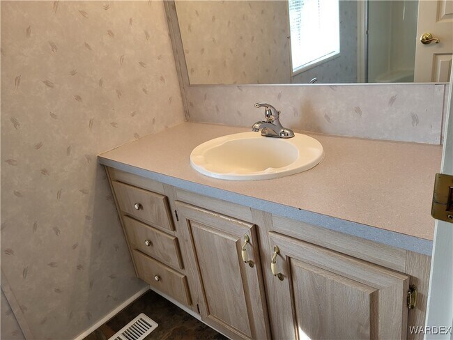 Building Photo - 4479 Amanda Ave