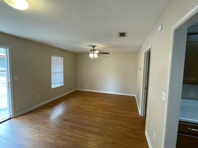 Building Photo - Cotton District 1BR | Bike to MSU | Spring '26 Lease Available