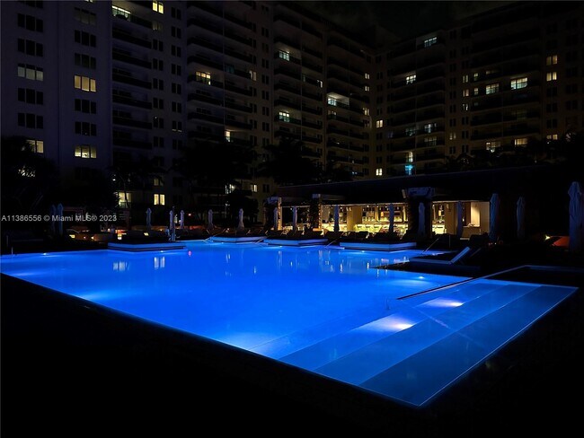 Building Photo - 2301 Collins Ave