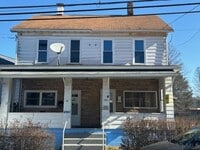 Building Photo - 206 Habicht St