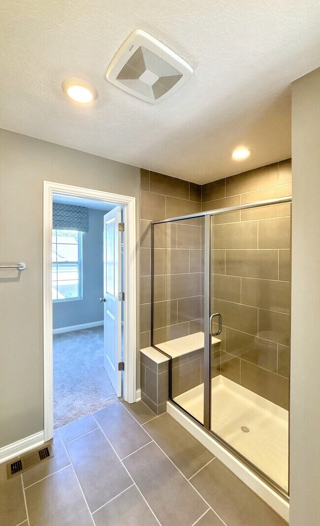 Building Photo - 6495 Drasco Dr