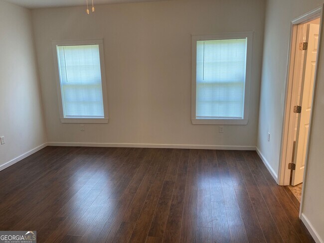 Building Photo - 244 Windemere Way