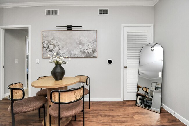 Building Photo - 6777 Sommerall Dr