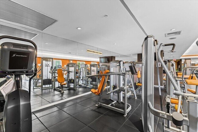 Building Photo - 550 Okeechobee Blvd