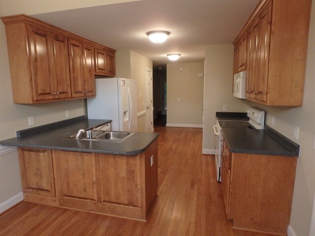 Building Photo - 166 Moonlight Dr