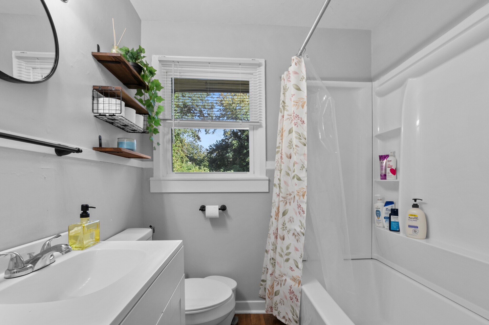 Building Photo - 1945 Camp Greene St