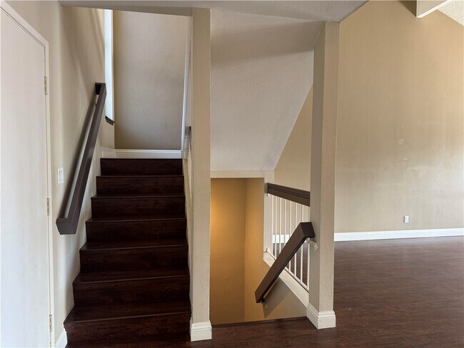 Building Photo - 2310 Applewood Cir