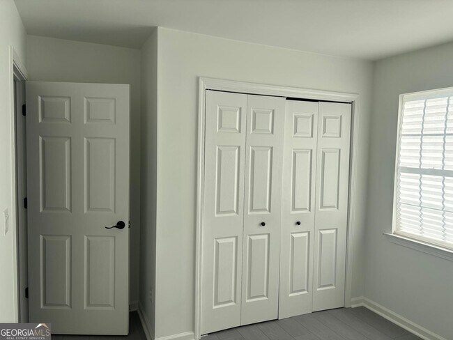 Building Photo - 300 Harcourt Pl