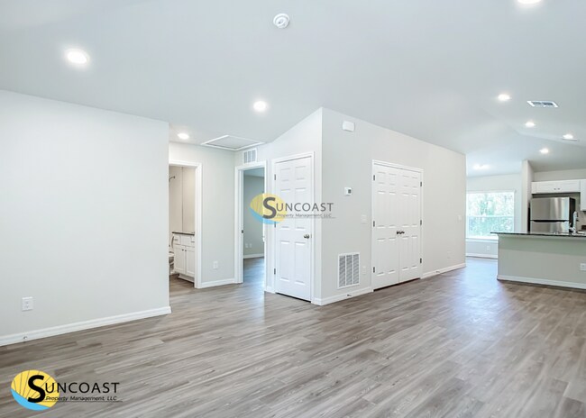 Building Photo - 1145 S Apopka Ave