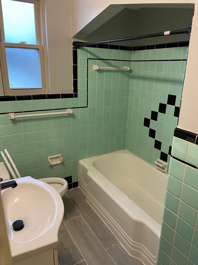 Building Photo - 2943 West Tower Ave