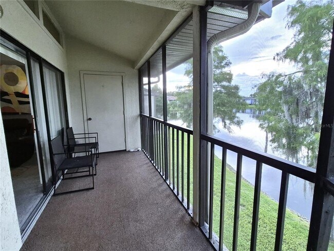 Building Photo - 270 Woodlake Wynde