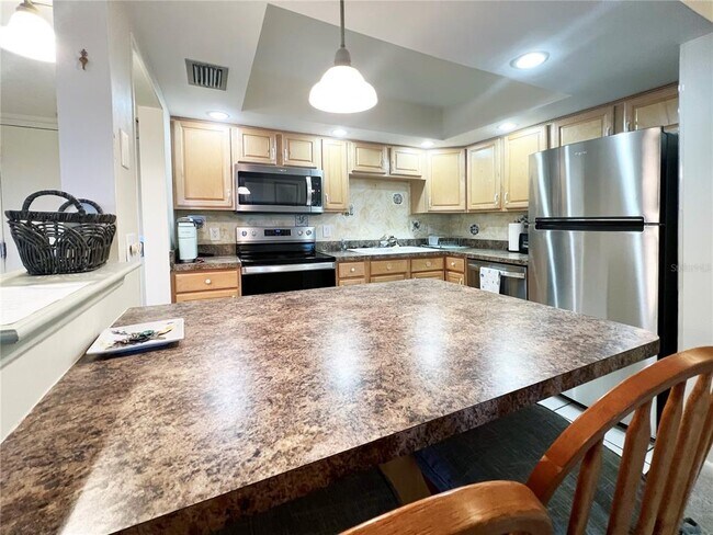 Building Photo - 5220 Brittany Dr S